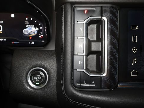 Certified 2023 GMC Yukon XL Denali w/ Advanced Technology Package AWD/4WD image 17