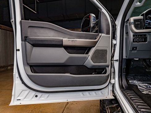 Used 2023 Ford F350 XLT w/ Snow Plow Prep Package image 18