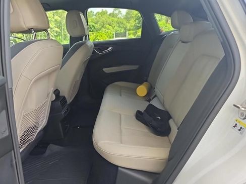 Used 2023 Audi Q4 e-tron Prestige AWD/4WD image 4