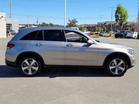 Used 2022 Mercedes-Benz GLC 300 image 2