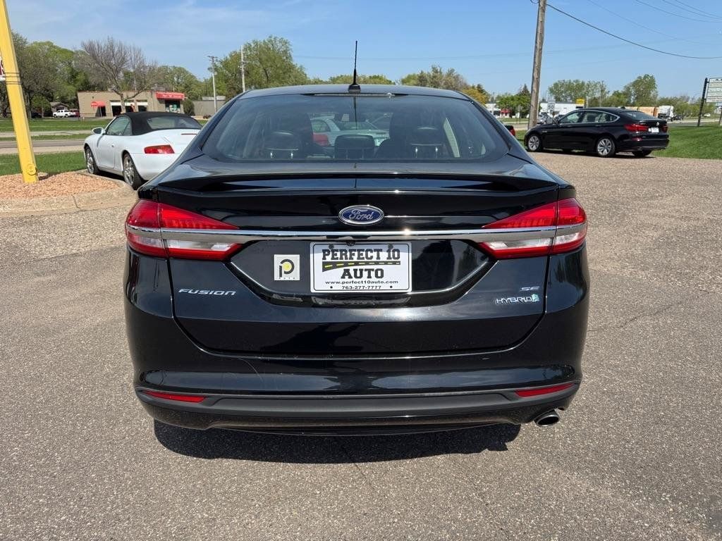 Used 2017 Ford Fusion SE w/ Equipment Group 601A FWD image 8