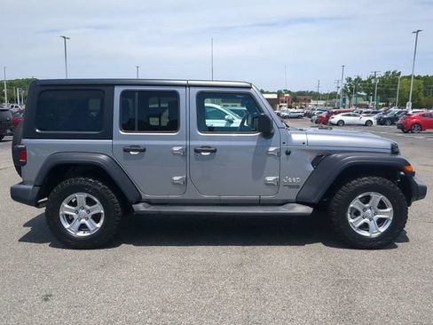 Used 2020 Jeep Wrangler Unlimited Sport S AWD/4WD image 3