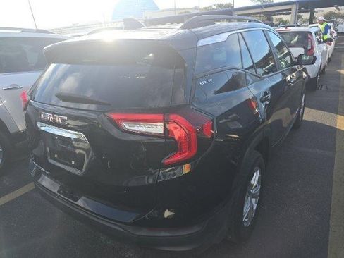 Used 2023 GMC Terrain SLE w/ Driver Convenience Package image 2