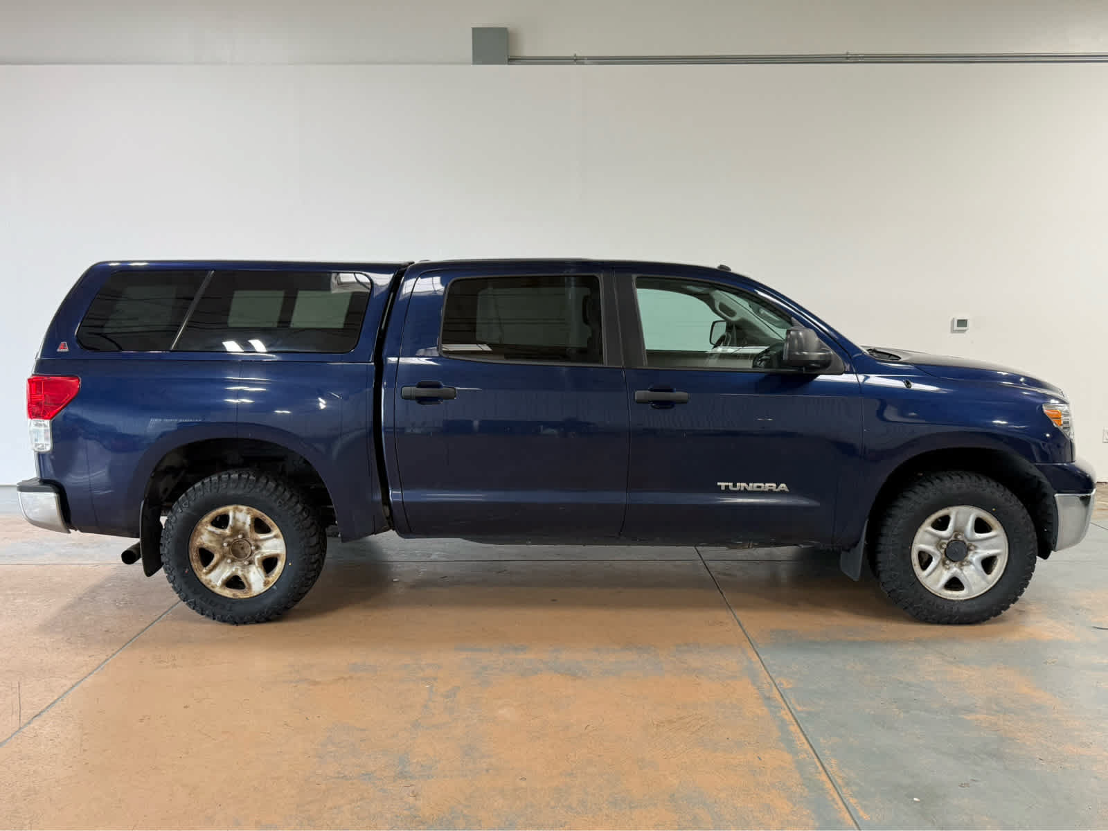 Used 2013 Toyota Tundra 4x4 CrewMax w/ Tow Pkg image 6