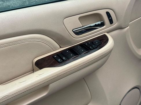 Used 2007 Cadillac Escalade AWD w/ Information Package image 14