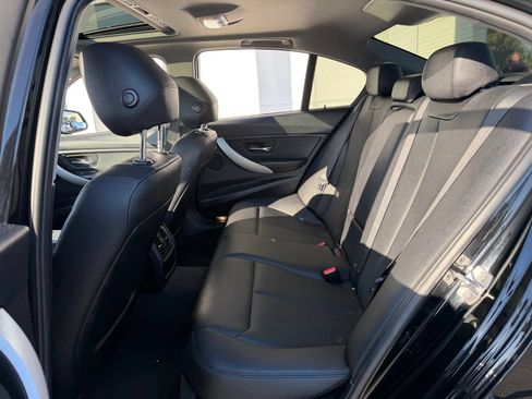 Used 2016 BMW 320i Sedan RWD image 17