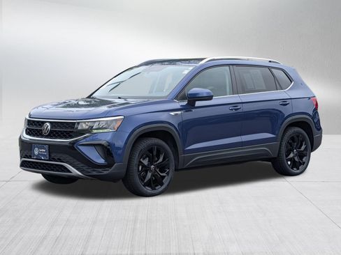 Certified 2022 Volkswagen Taos SE AWD/4WD image 3