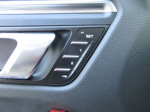 Used 2022 Porsche Macan GTS AWD/4WD image 30
