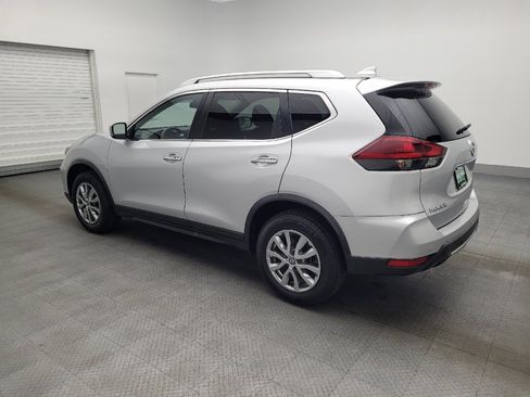 Used 2019 Nissan Rogue SV image 3