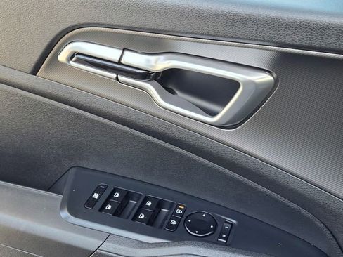 New 2026 Kia Sportage LX image 18
