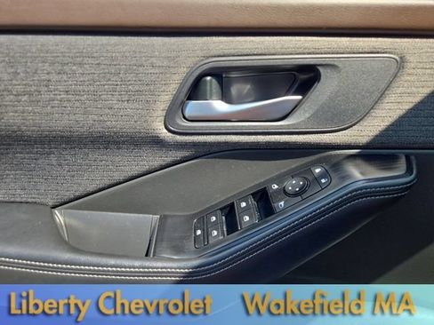 Used 2023 Nissan Rogue SV AWD/4WD image 17