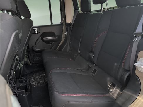 Used 2020 Jeep Gladiator Rubicon AWD/4WD image 17