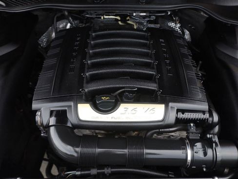 Used 2018 Porsche Cayenne AWD/4WD image 14