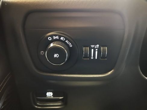 Used 2021 Jeep Grand Cherokee L Summit image 42