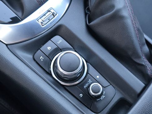 Used 2018 MAZDA MX-5 Miata RF Grand Touring image 21