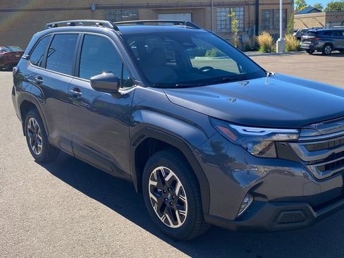 Used 2025 Subaru Forester Premium image 3