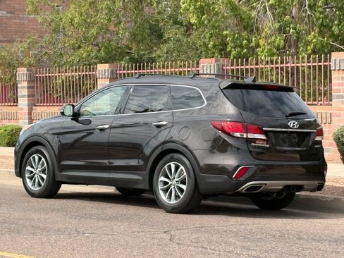 Used 2017 Hyundai Santa Fe Limited FWD image 4