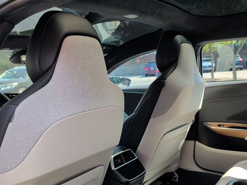 Used 2023 Lucid Air Touring AWD/4WD image 18