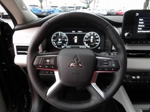 New 2025 Mitsubishi Outlander SEL image 33