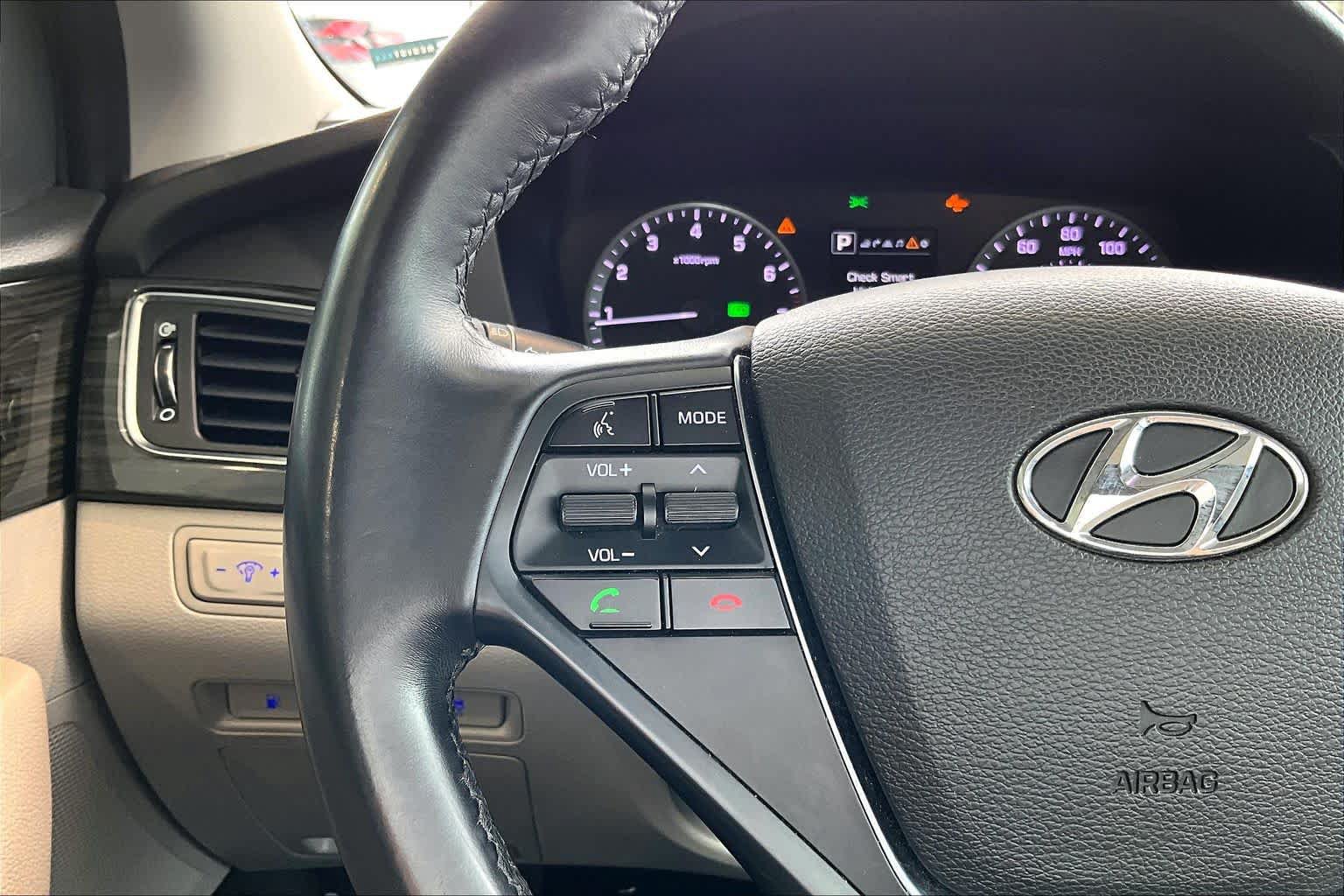 Used 2017 Hyundai Sonata Limited w/ Ultimate Package 04 FWD image 16