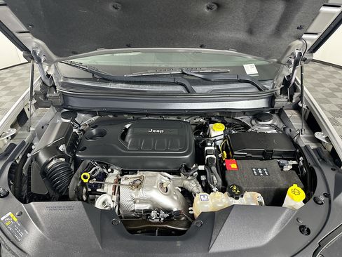 Used 2022 Jeep Cherokee Latitude Lux image 35