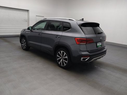 Used 2022 Volkswagen Taos SE FWD image 3