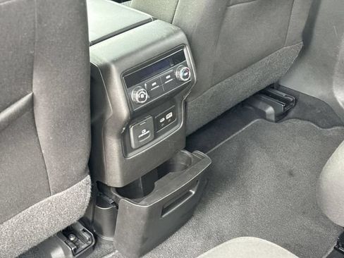 Used 2023 GMC Acadia SLE w/ Driver Convenience Package FWD image 13
