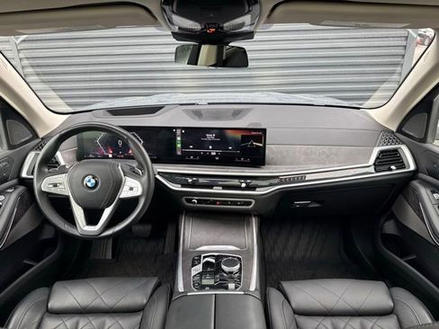 Used 2023 BMW X7 xDrive40i w/ Premium Package AWD/4WD image 18