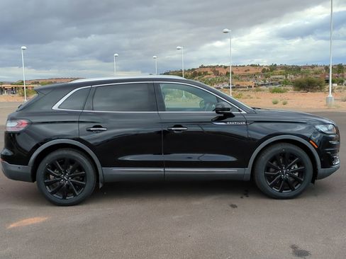 Used 2020 Lincoln Nautilus Reserve FWD image 2