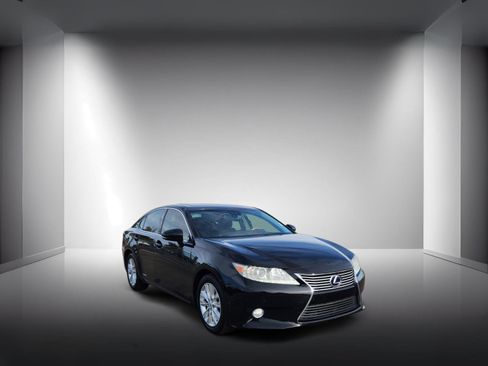Used 2013 Lexus ES 300h image 4
