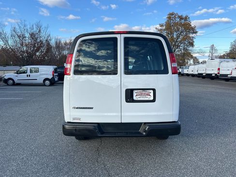 Used 2019 Chevrolet Express 2500 w/ Driver Convenience Package image 8