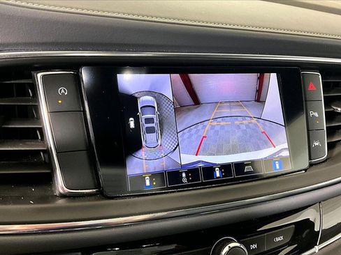 Used 2024 Buick Enclave Premium image 17