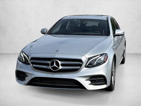 Used 2017 Mercedes-Benz E 300 4MATIC image 24