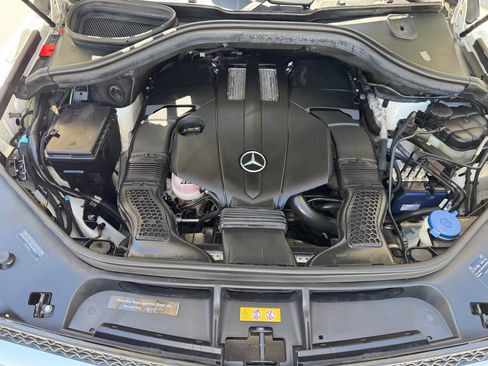 Used 2015 Mercedes-Benz GL 450 4MATIC image 32