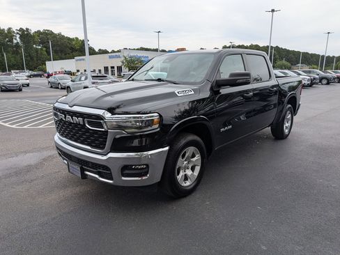Used 2025 RAM 1500 Big Horn AWD/4WD image 7