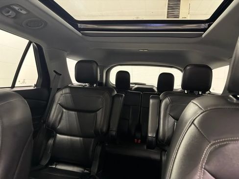 Used 2023 Ford Explorer XLT w/ Equipment Group 202A AWD/4WD image 15