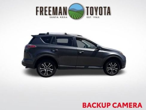Used 2017 Toyota RAV4 LE FWD image 3