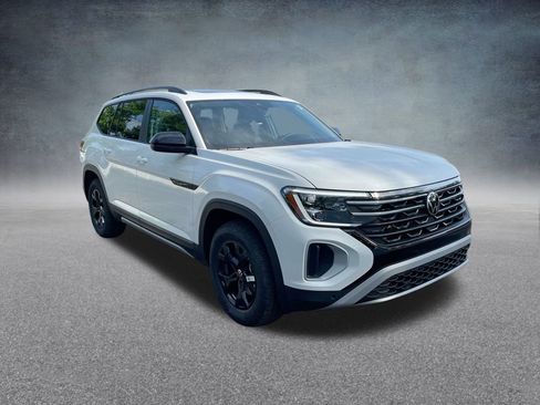 New 2025 Volkswagen Atlas Peak Edition SE image 35