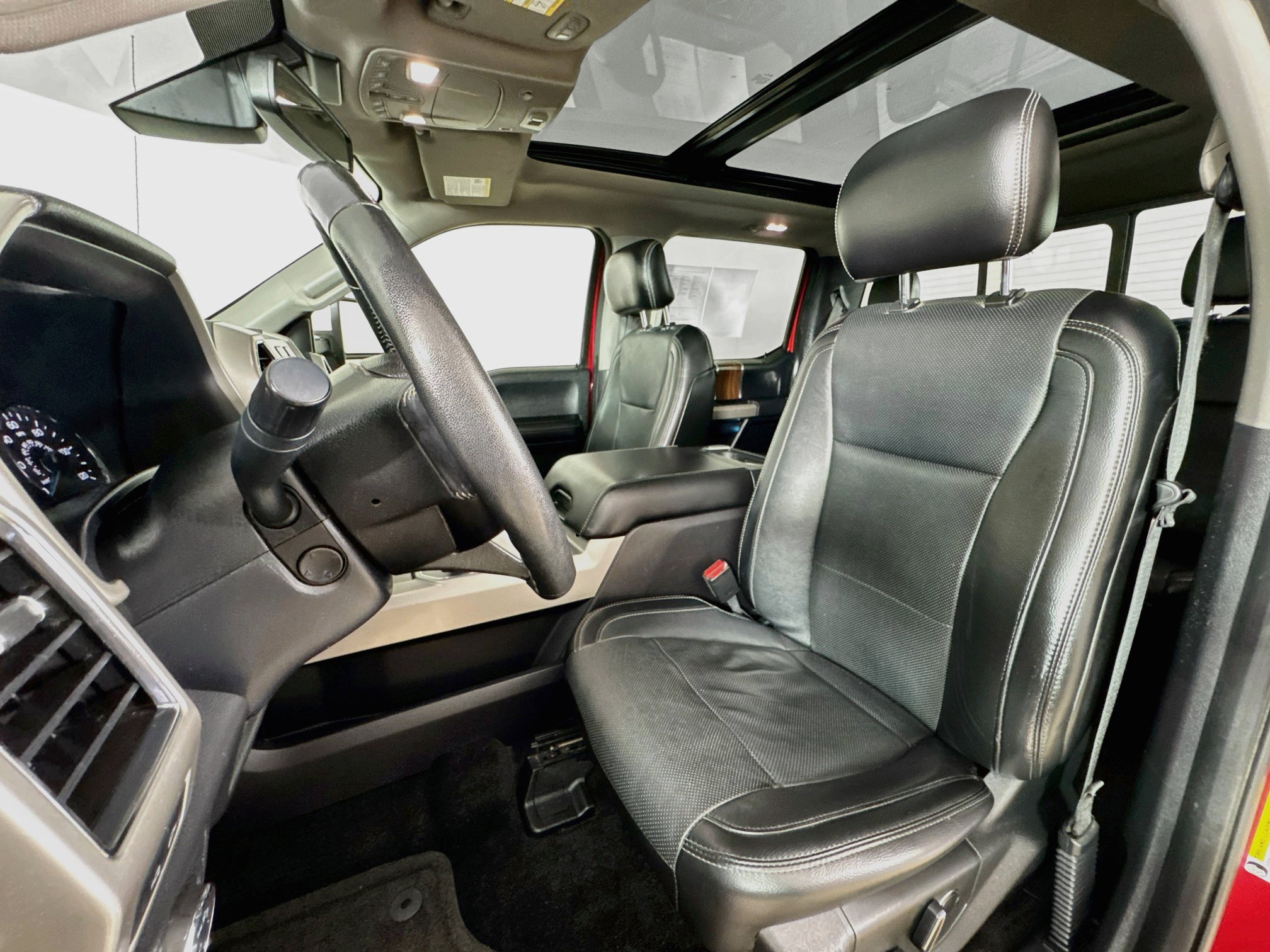 Used 2017 Ford F150 Lariat w/ Equipment Group 502A Luxury AWD/4WD image 2