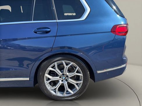 Used 2022 BMW X7 xDrive40i w/ Premium Package AWD/4WD image 24