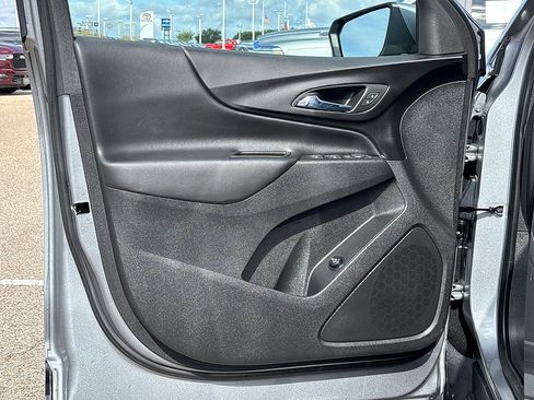 Used 2023 Chevrolet Equinox LT FWD image 28