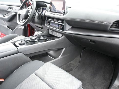 Used 2025 Nissan Rogue SV AWD/4WD image 38