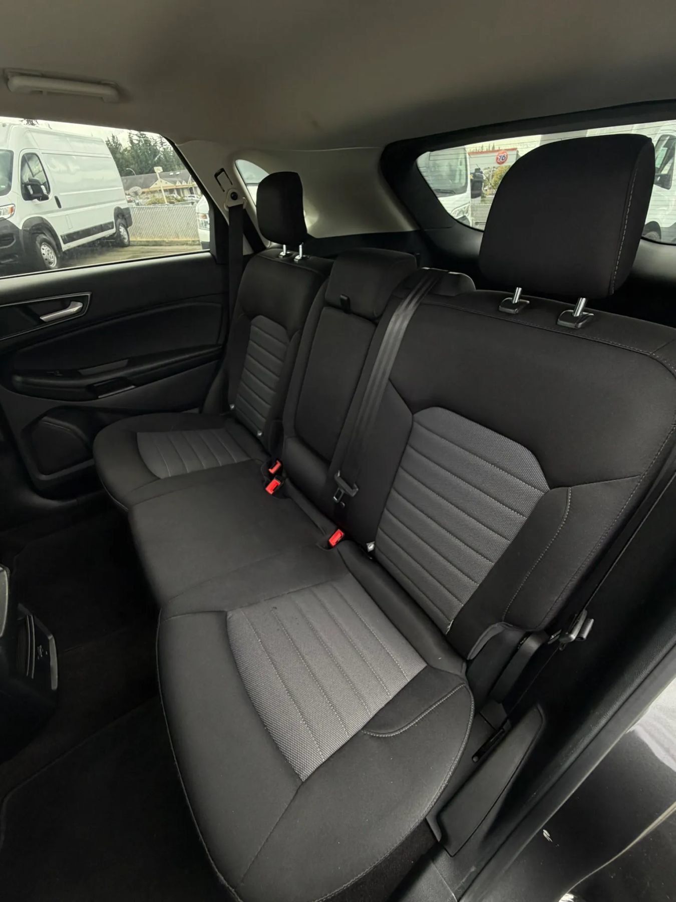 Used 2020 Ford Edge SE FWD image 30