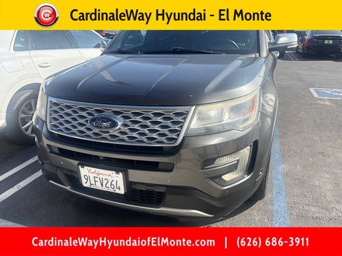 Used 2017 Ford Explorer Platinum AWD/4WD image 1