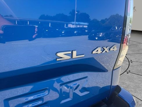 Used 2024 Nissan Frontier SL w/ Technology Package AWD/4WD image 27