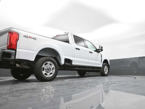 Used 2025 Ford F250 XLT image 39