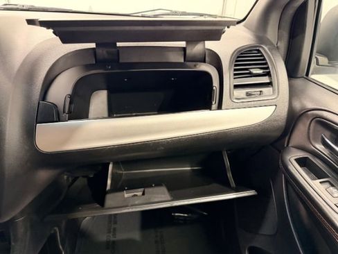 Used 2016 Dodge Grand Caravan R/T image 41