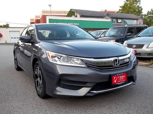 Used 2017 Honda Accord LX image 4