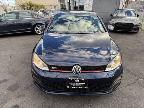 Used 2015 Volkswagen Golf 4-Door image 8