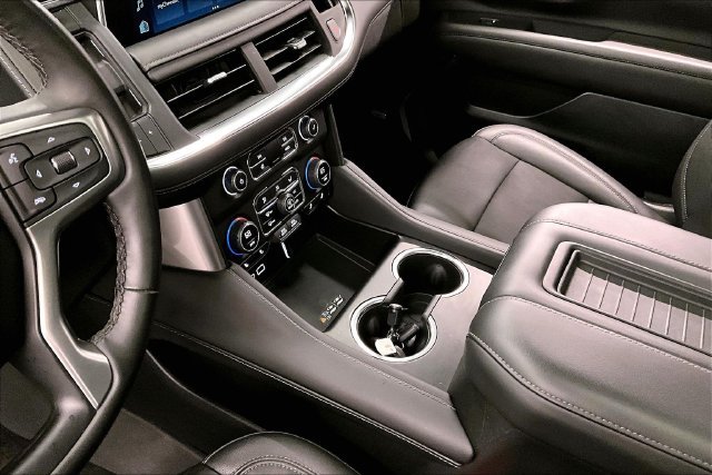 Used 2024 Chevrolet Tahoe Z71 w/ Luxury Package AWD/4WD image 17